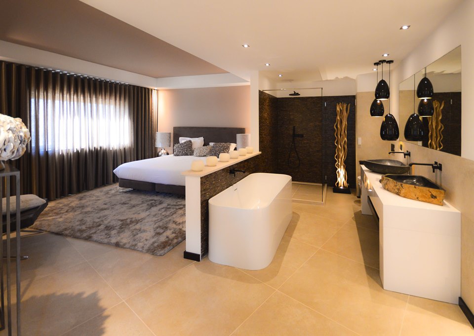 Penthouse, Alvor
